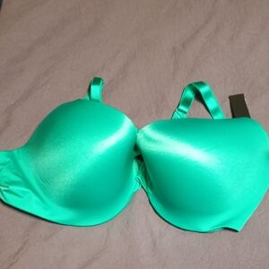 Victoria's Secret Vibrant Green Bra